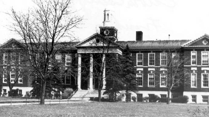 Calvin's Franklin campus administration building in 1921.
