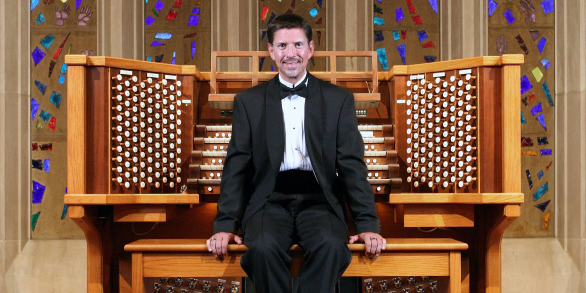 Larry Visser, organist and Calvin alumnus