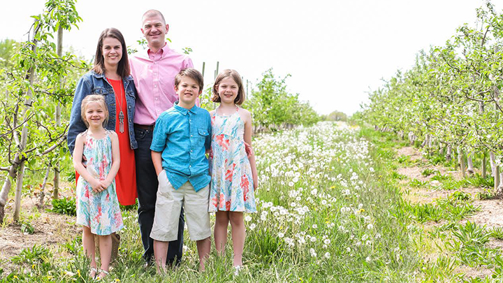 Melody VanderWeide '99 and her family