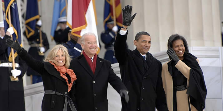 Obamas_and_Bidens_at_Lincoln_Memorial