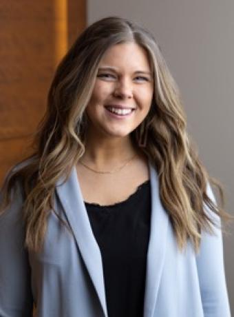 Amanda Russell Headshot