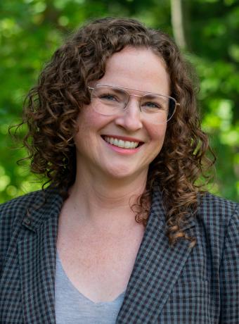 Laura Rodeheaver-Van Gelder Headshot