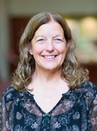 Gail Zandee headshot photo