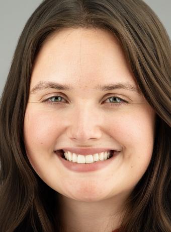 Allyson Dekovich smiling headshot