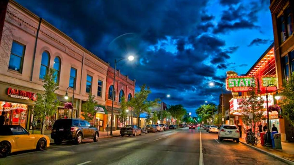 Shopping and small-town charm in Traverse City, MI