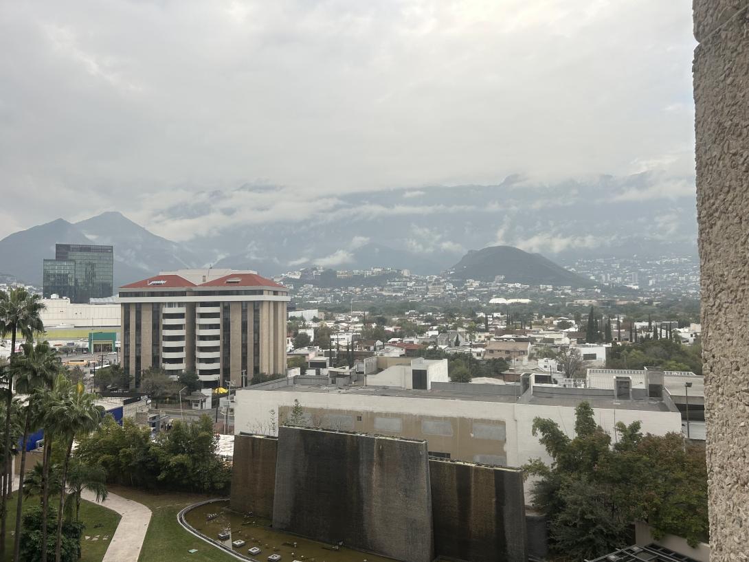 mexico cityscape with mountains