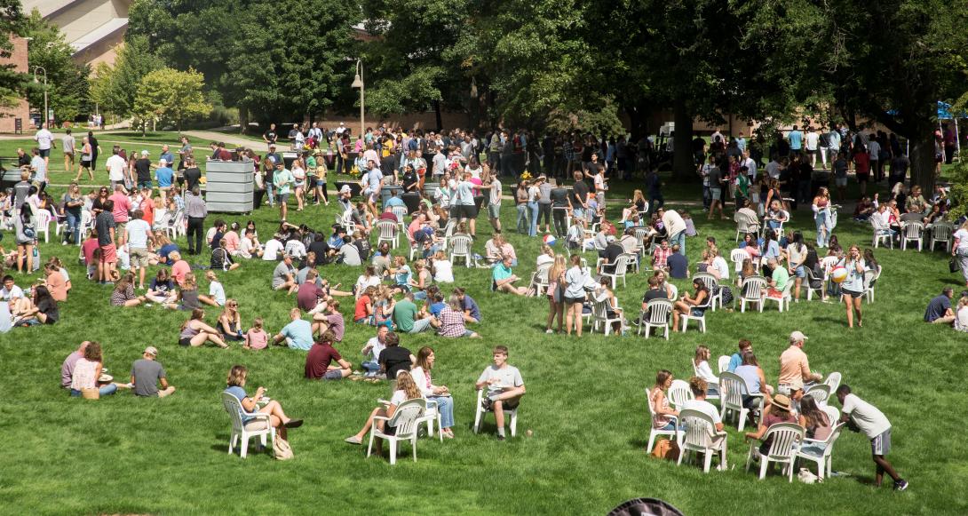 Commons Lawn Cookout