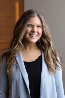 Amanda Russell Headshot