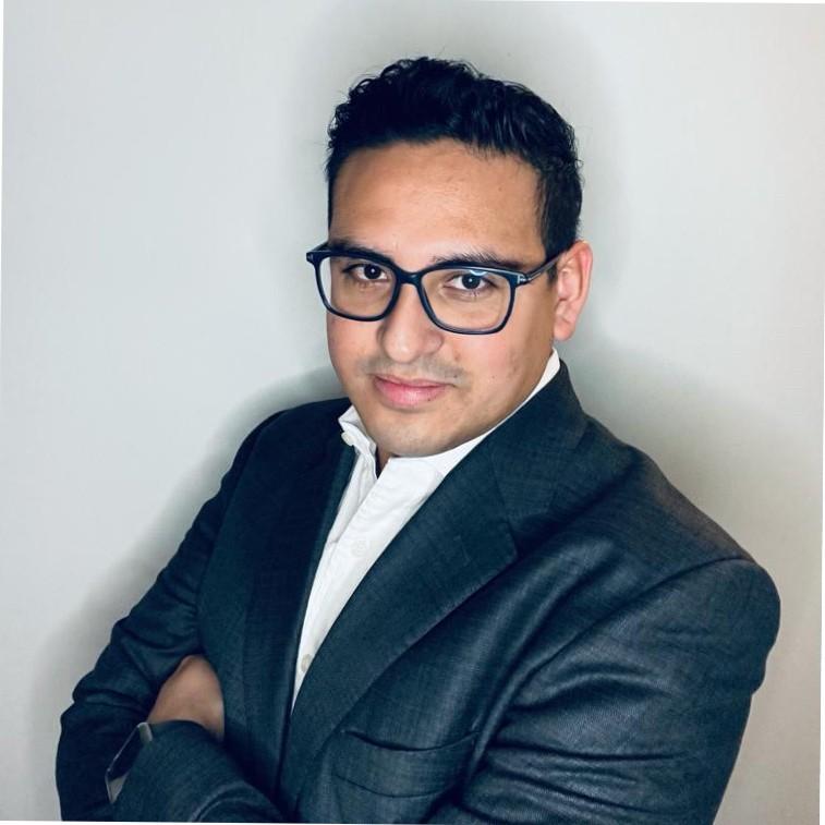 Headshot of Adrian Sanchez