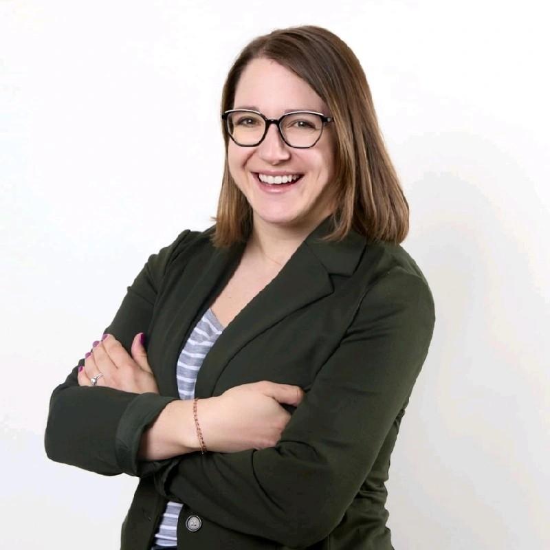 Headshot of Emilee Broekhuizen