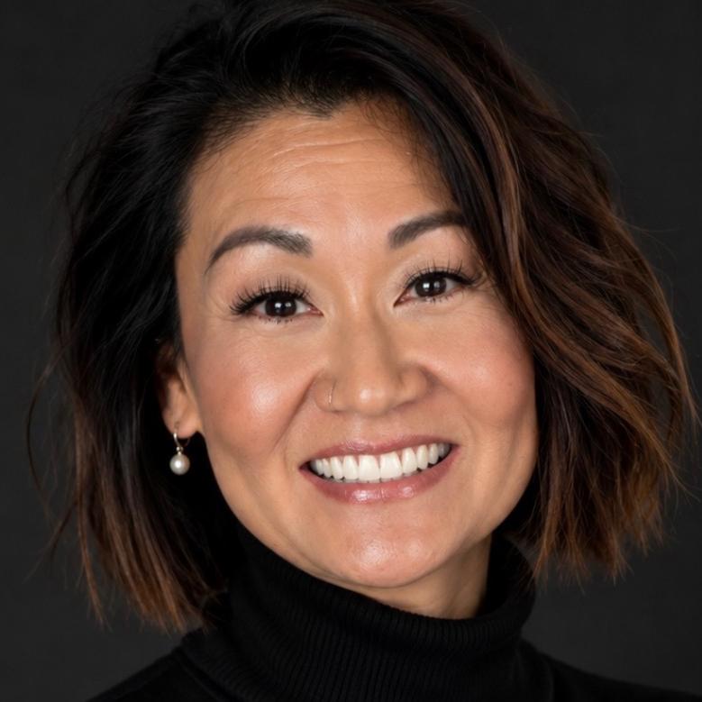 Stephanie Nigelkirk smiling headshot