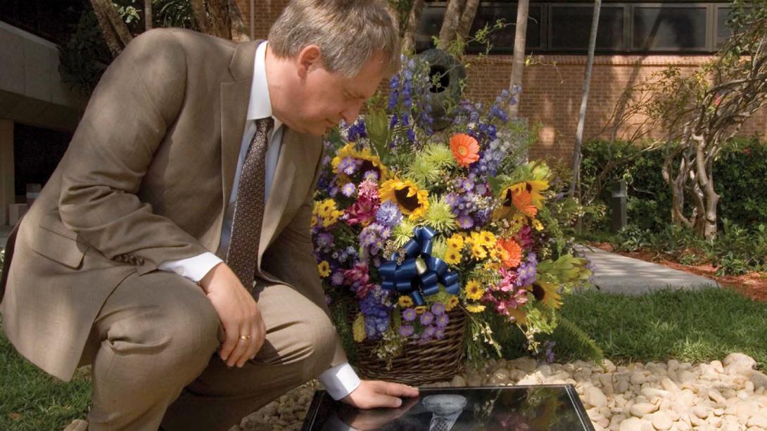 FEATURE-SOLVINGDEATHSPUZZLES