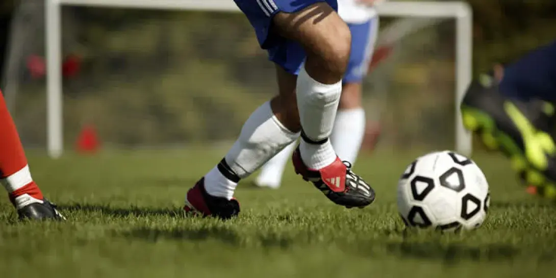 20041021_BradLampe_soccerfeetCACW0172.jpg
