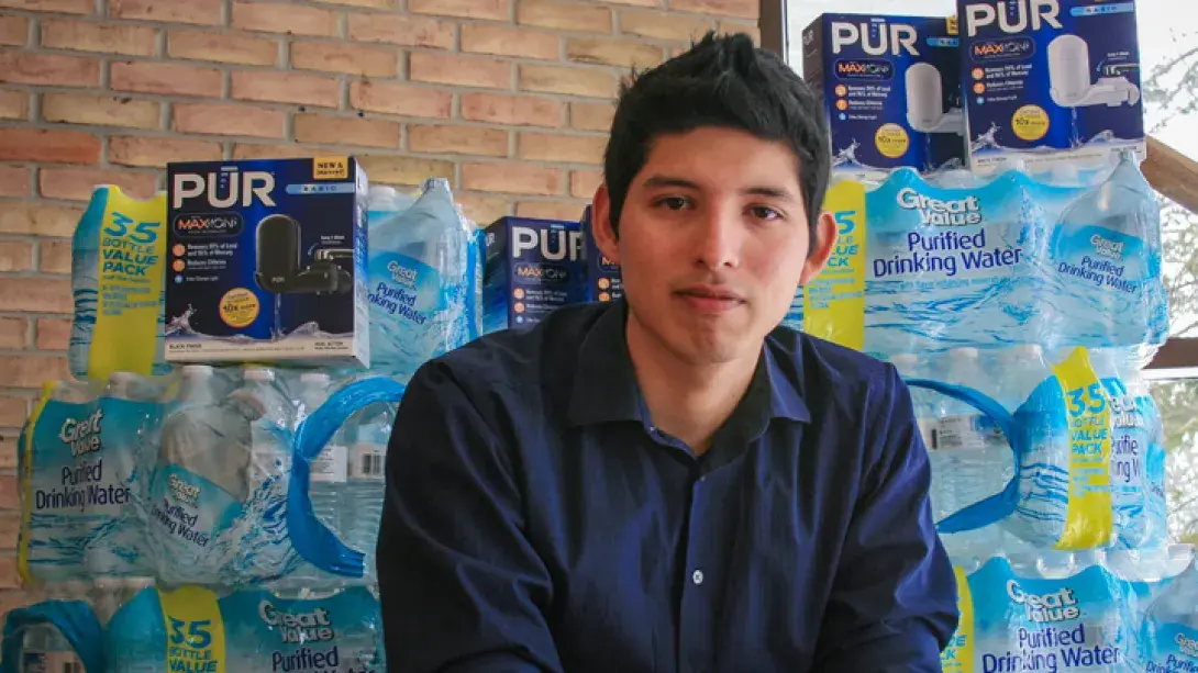 Martin Cervantes Bottle Water Flint.jpg