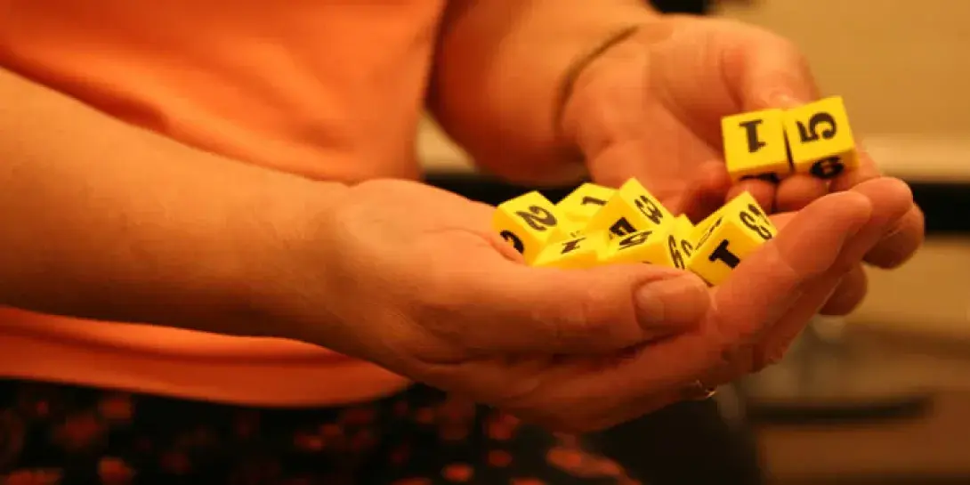 hands-dice714.jpg