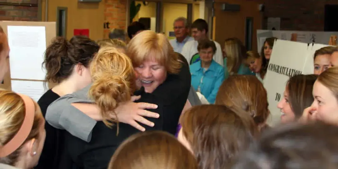 hug2-714.jpg