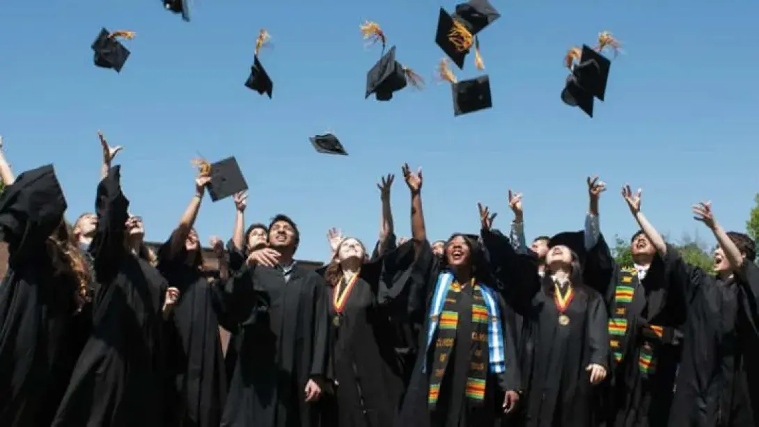 knoll-commencement-banner.jpg